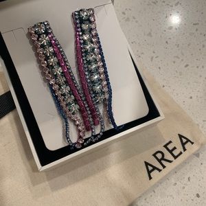 Area crystal earrings